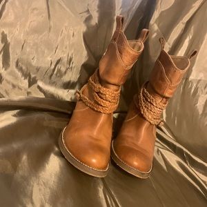 Dingo ankle boot